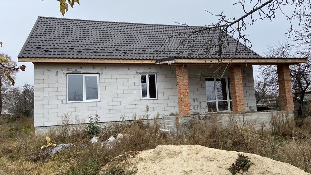 Будинок 1 поверх 85 кв. метрів +2 поверх 70 кв.метрів