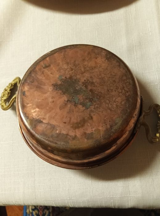 Peça em cobre antigo