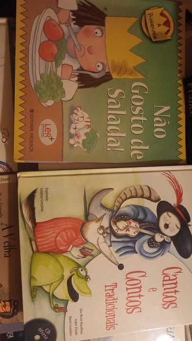 Varios livros infantis