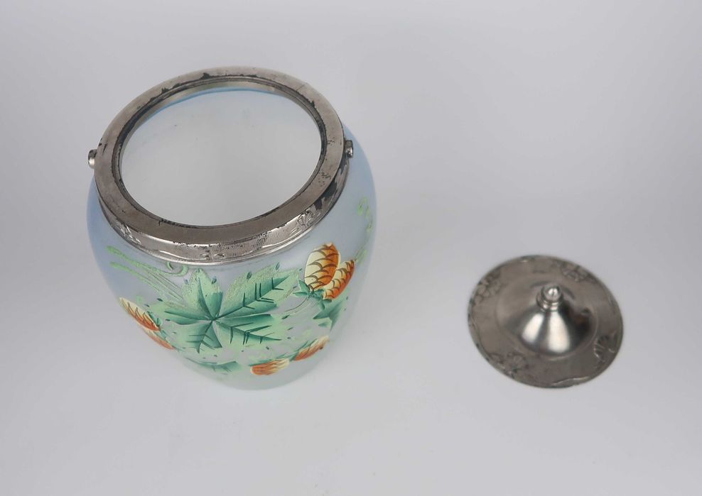 Boleira antiga em vidro baço