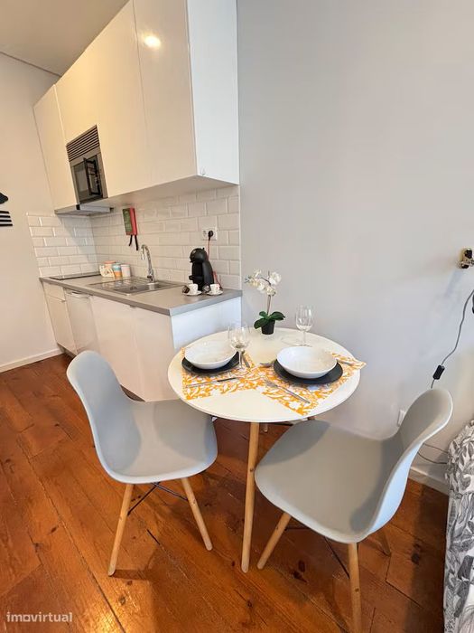 Apartamento com jardim e despesas incluidas