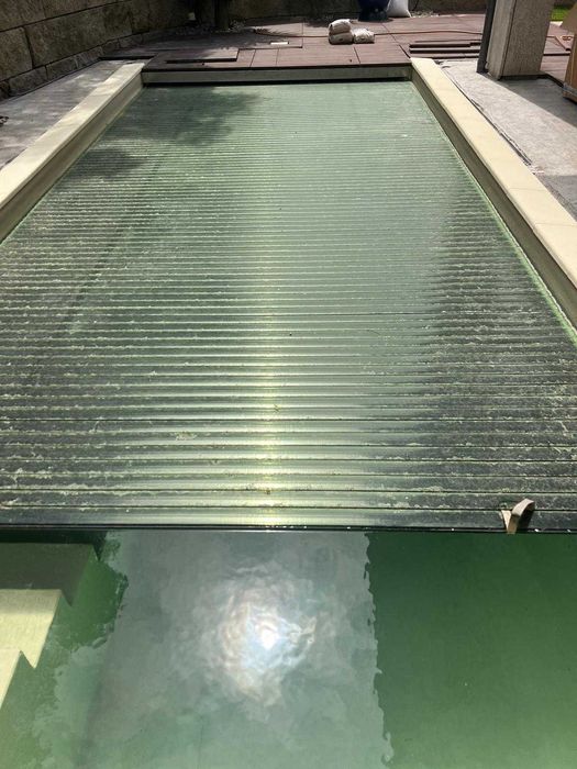 Cobertura de Piscina Eléctrica de laminas em  policarbonato 3mX7m