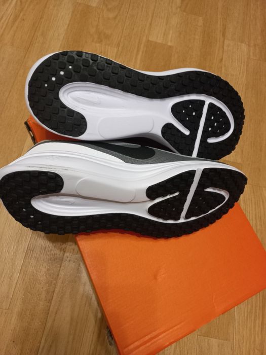 Кросівки    Nike