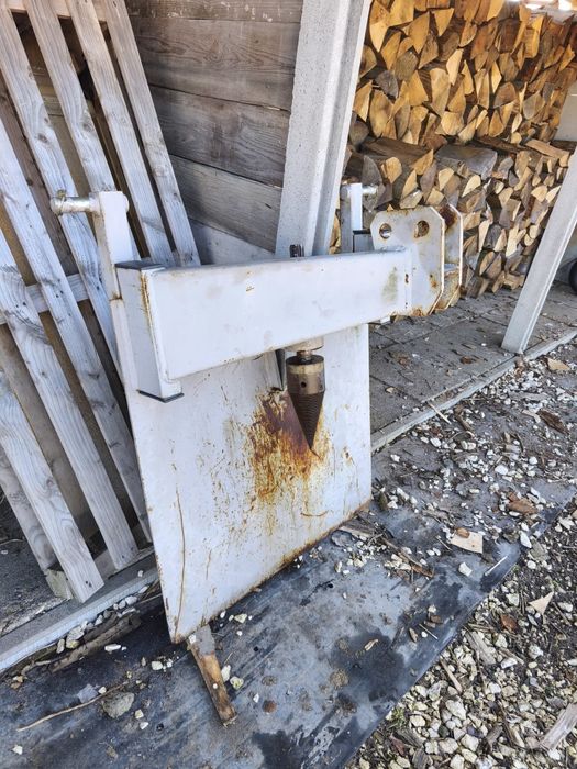 Łuparka do drewna świdrowa, łupak, rębak