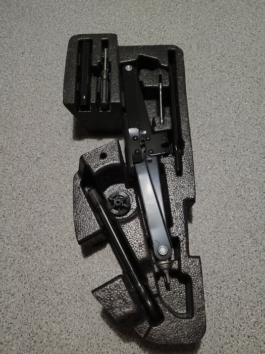 Домкрат Киа Соренто Kia Sorento