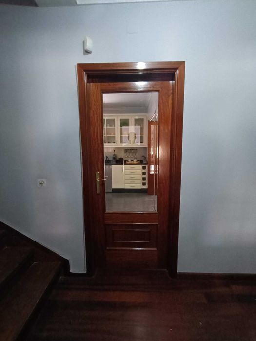 Portas em madeira maciça