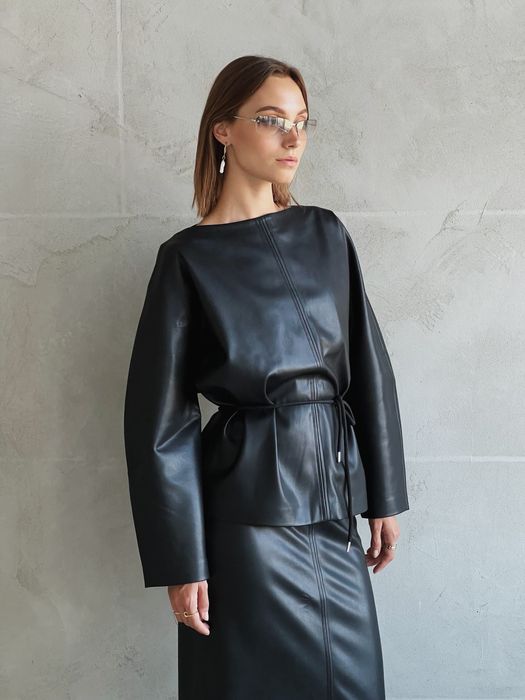 Новий костюм Українського бренда з еко шкіри