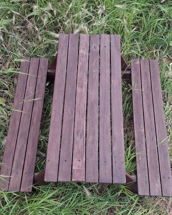 Mesa piquenique criança