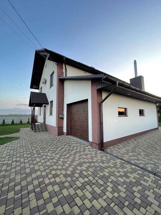 Будинок 141м² з ремонтом + 10 сот | Омеляна (центр) | 10 хв до міста