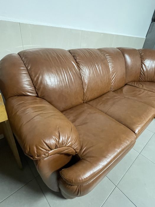 Sofá de canto em pele com chaise longue