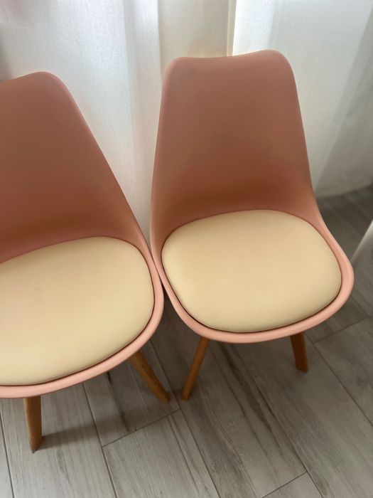 Cadeiras para sala de estética estilo nórdigo