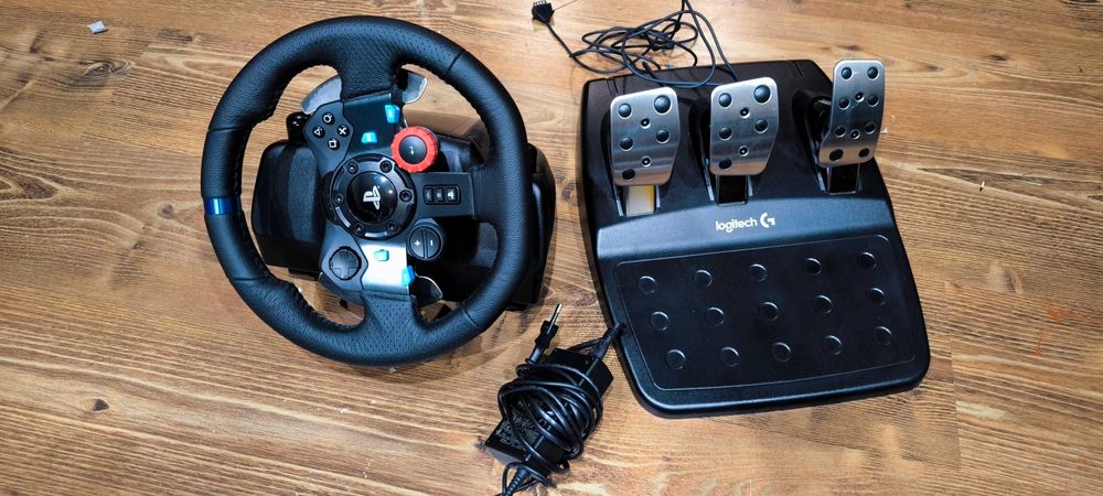 Kierownica gamingowa Logitech G29 – stan idealny