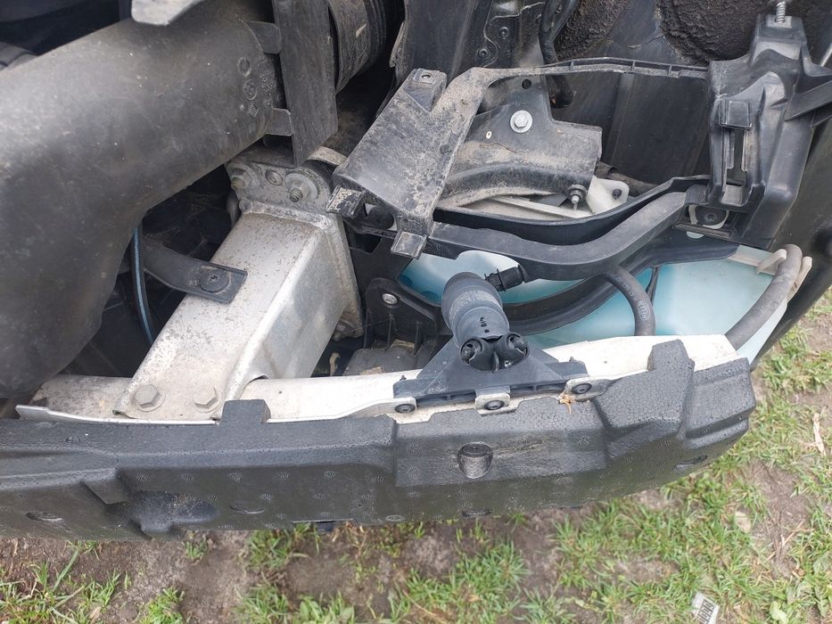 Pas przedni chłodnice bmw e60 e61 Lift spryskiwacze xenon