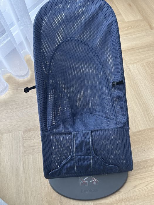Leżaczek babybjorn bliss mesh i pałąk tiny love