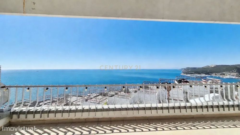 Apartamento T2 com Vista Mar em Sesimbra, Setúbal