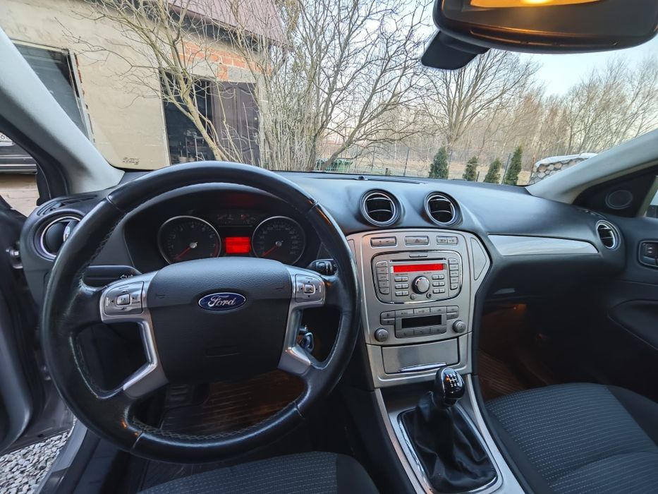 Ford  Mondeo 2.0  benzyna