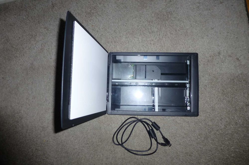 Skaner płaski CANON LiDE 220 A4