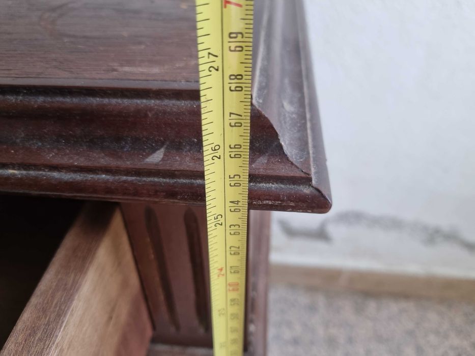 Mesa de Cabeceira Antiga boa Madeira em bom estado