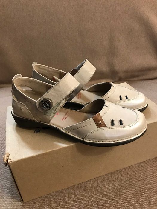 Босоножки женские Dorking 37р. стелька 235мм.