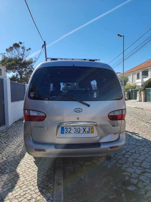 selling hyundai H1 car