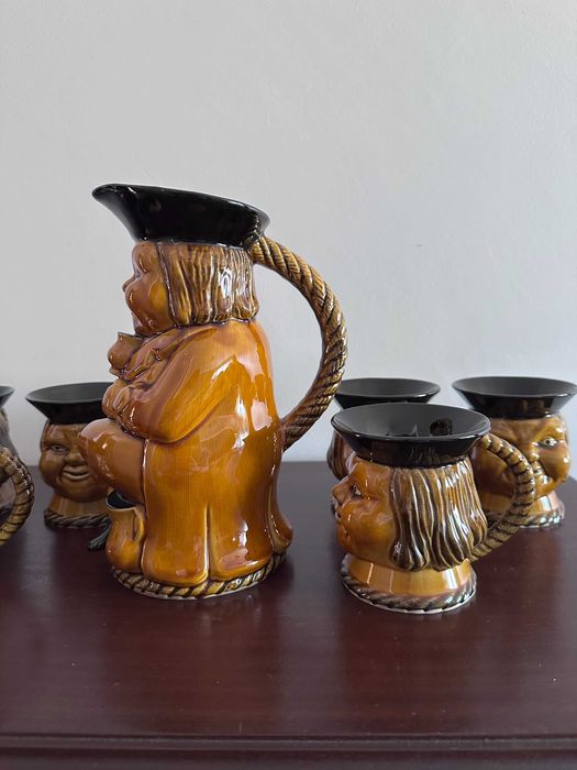 Jarro e 6 canecas da Fábrica Subtil