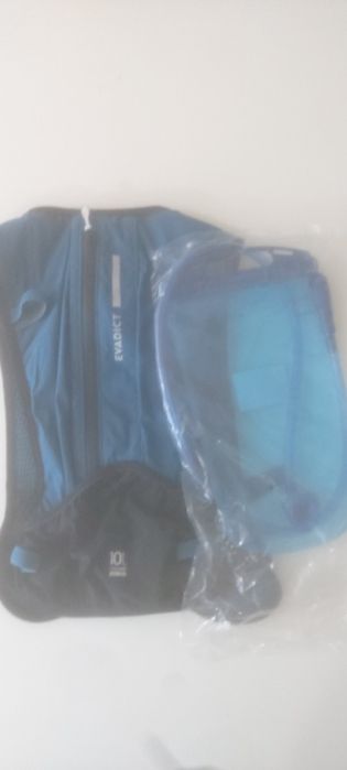 Vendo mochila de hidratação azul Evadict 10L