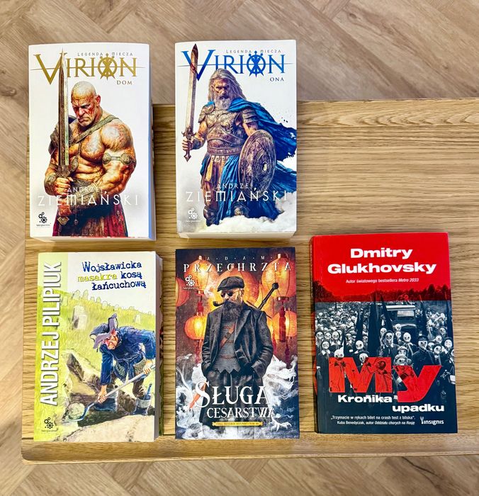 Książki Ziemiański, Pilipiuk, Przechrzta, Glukhovsky