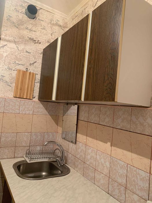 Сдам просторную квартиру с балконом ул Вышгородская без посредников