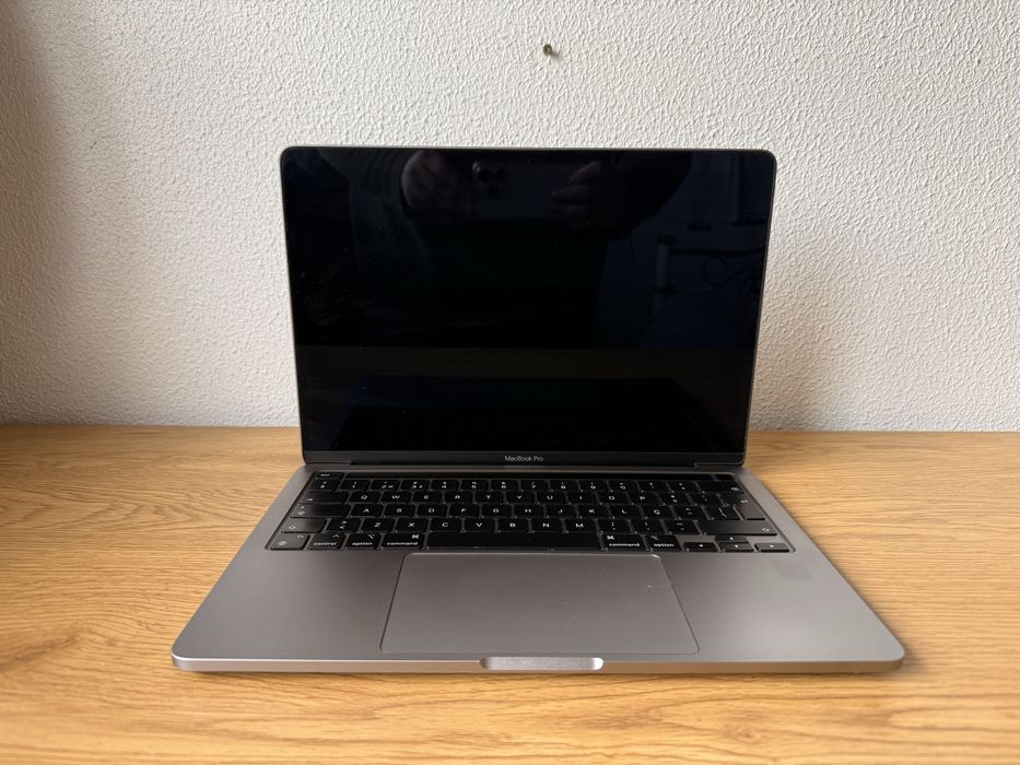 MacBook Pro M2 (2022) – 8GB / 256GB 13”