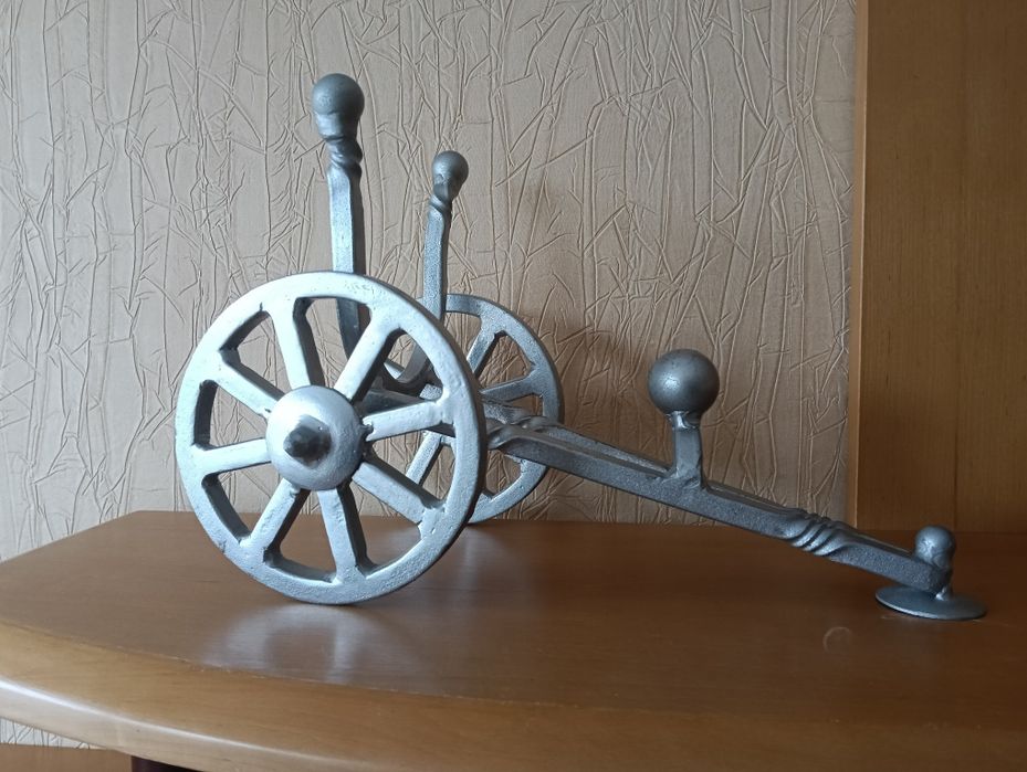 Ozdobny stojak na butelki