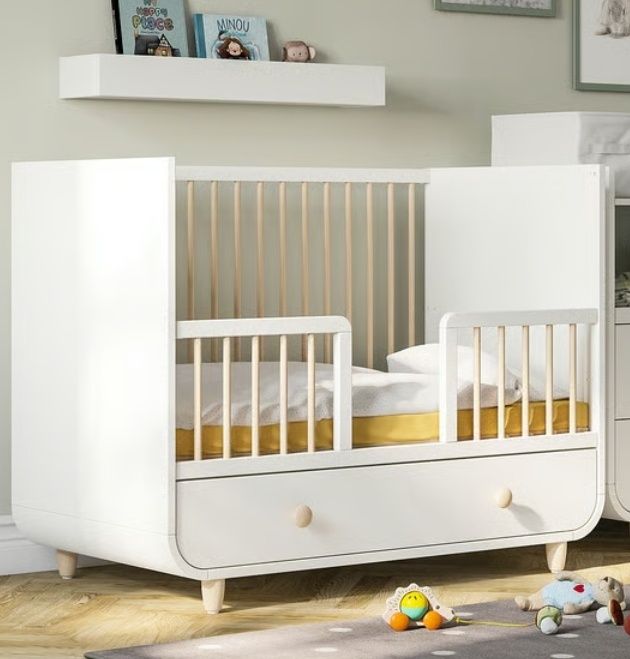 Berço evolutivo branco com colchão incluído