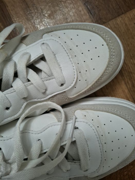 Жіночі кросівки б/у