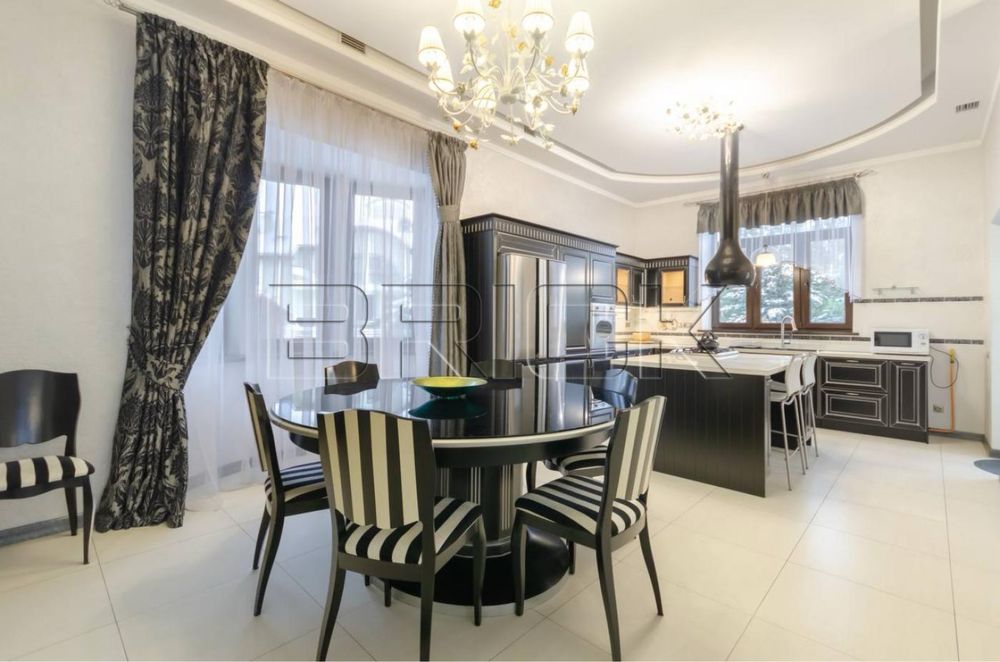 Продаж маєтку 1500 м2 Конча-Заспа Козин озеро басейн 2 будинки 60 ст