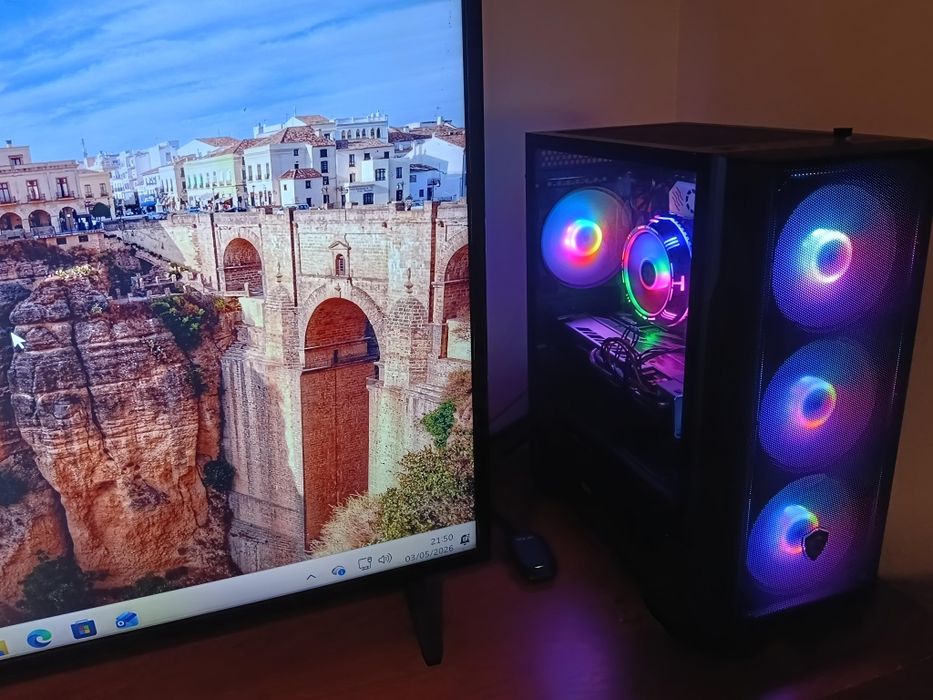 PC gaming Xeon 2620 v3 12 threads 16 GB RAM  m2 SSD 512