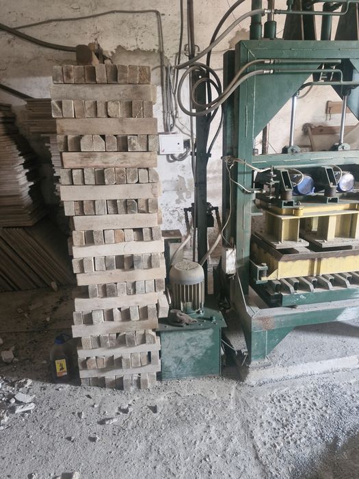 Продам прес для виготовлення блоку та тротуарної плитки