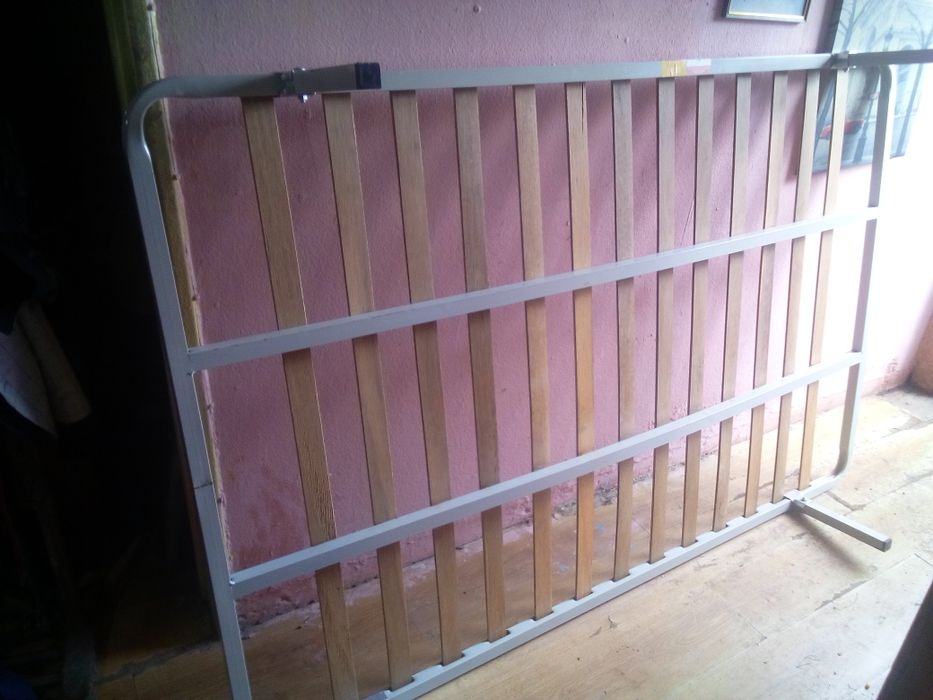 Estrado ortopédico de casal  com pernas 40€