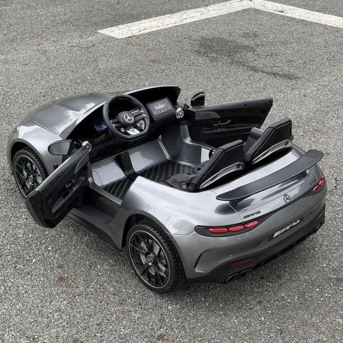 Auto na akumulator MERCEDES GT63 dla dzieci 4x200W 24V 14Ah LAKIEROWANY