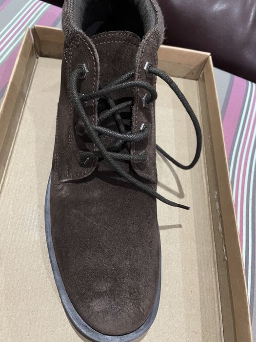 Botas camurça novas