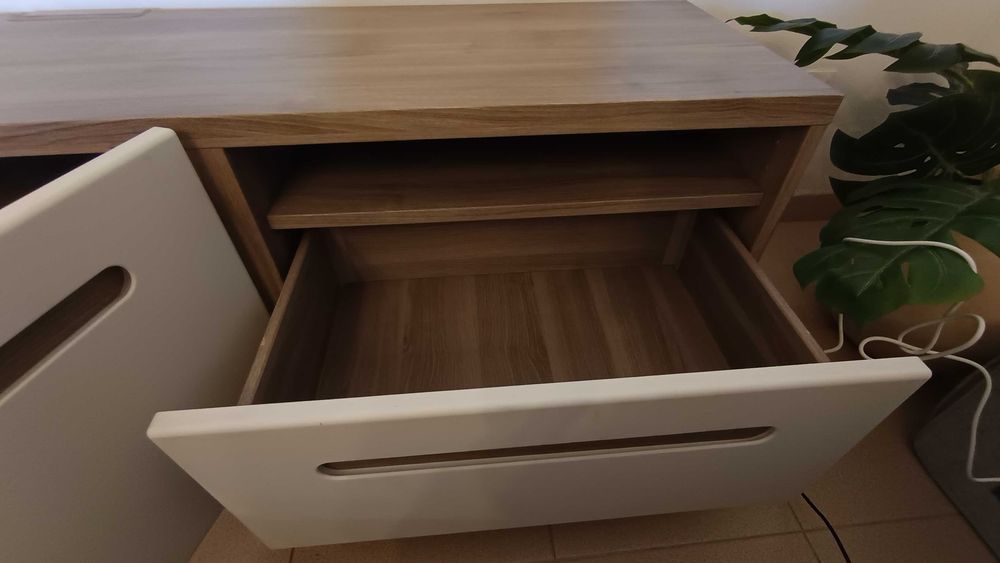 Móvel TV (IKEA besta)
