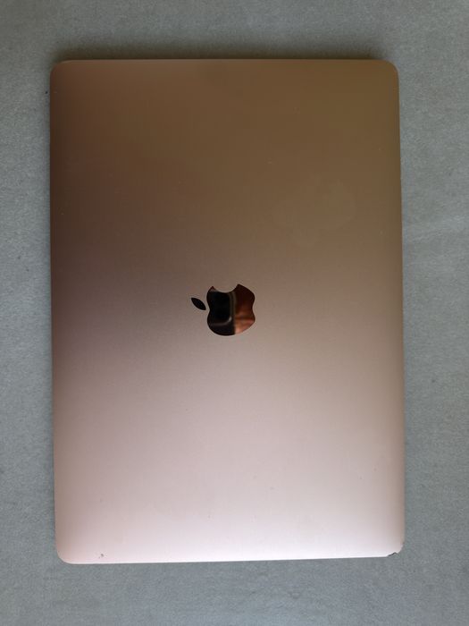 MacBook Air M1 13” (2020) | 8 GB | 256 GB | Bateria 90% | Excelente Estado