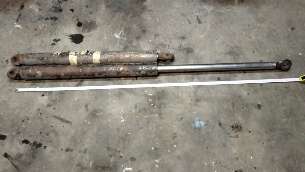 Siłowniki tur jednostronnie C 360 C 330