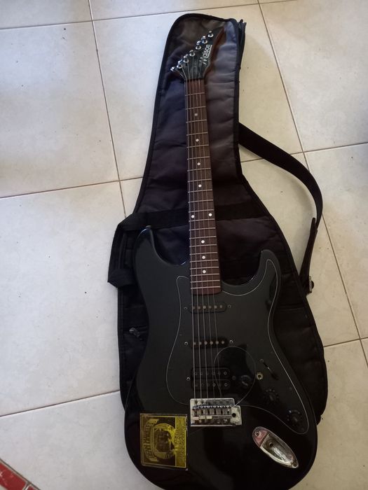 Guitarra Maison e Amplificador Fender