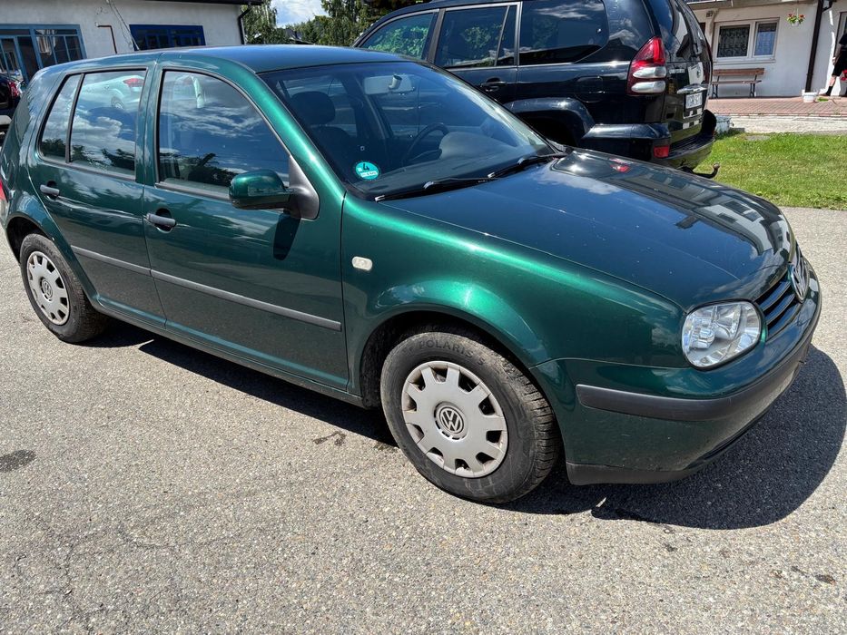 Volkswagen Golf 1.6 benzyna