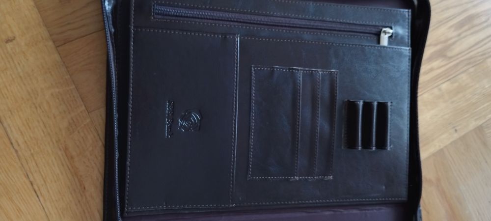 Sprzedam teczkę aktówkę