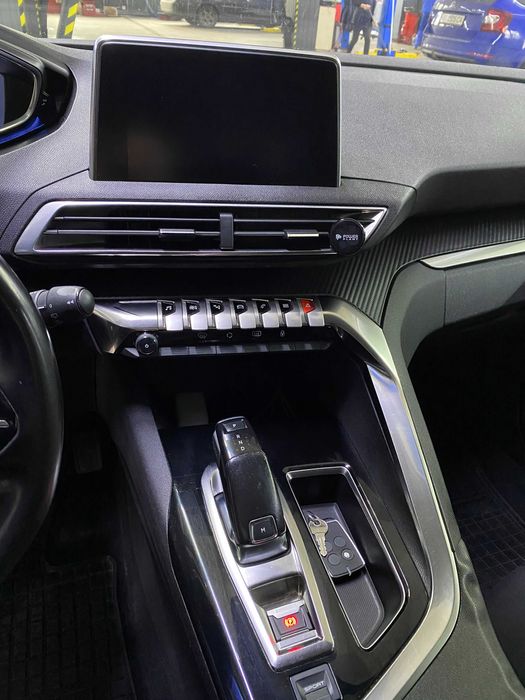 Продаю ПЕЖО 3008 2017 року