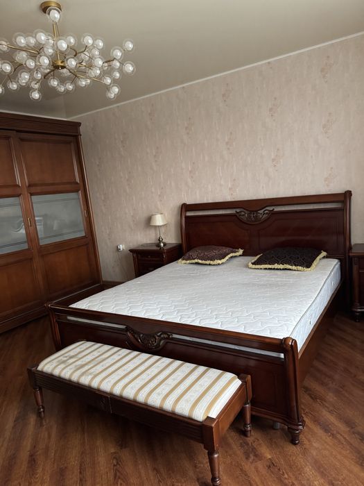 Сдам 4-х комнатную квартиру 150 м кв в кирпичном доме на ул. Тополевая