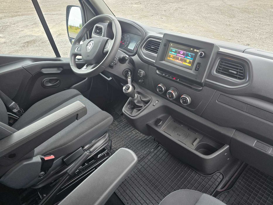 Wynajem busów 9 osobowych - Renault Master 2021r. 2.3 180KM - Rędziny