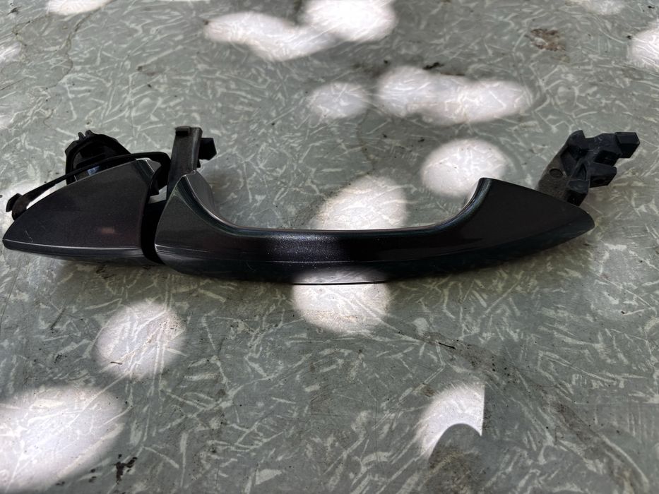 Переднє праве скло на Mercedes w204