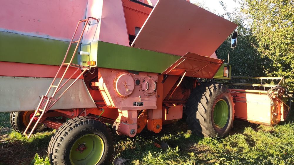 Комбайн зернозбиральний Дронингборг