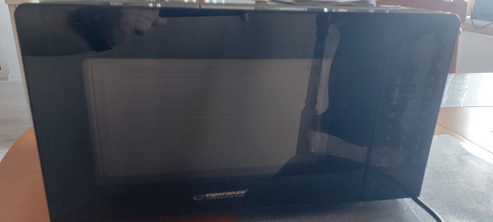 Kuchenka mikrofalowa esperanza